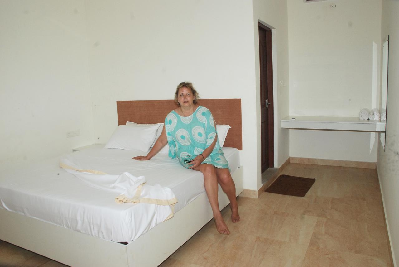 Cherai Natural Beach Hotel Cherai Beach ภายนอก รูปภาพ