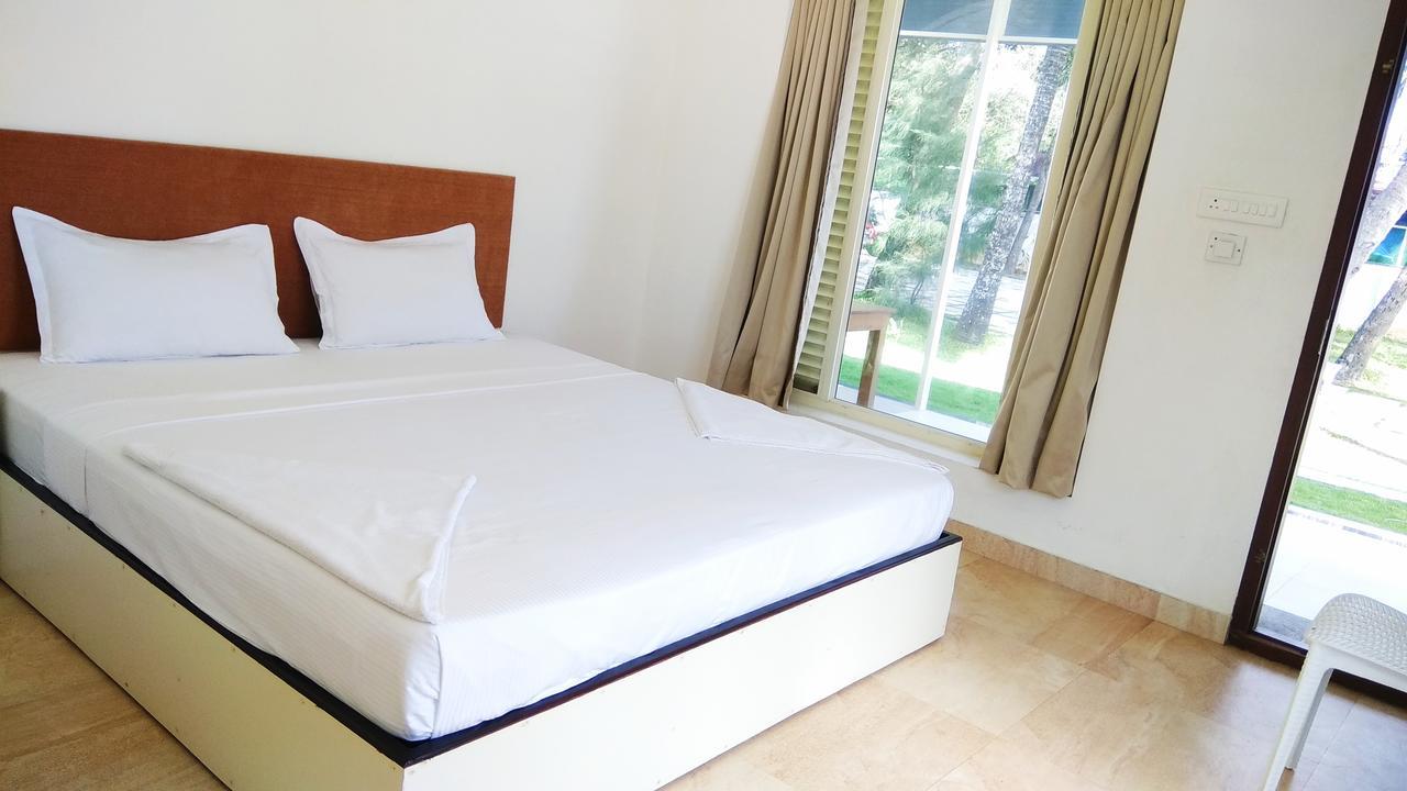Cherai Natural Beach Hotel Cherai Beach ภายนอก รูปภาพ