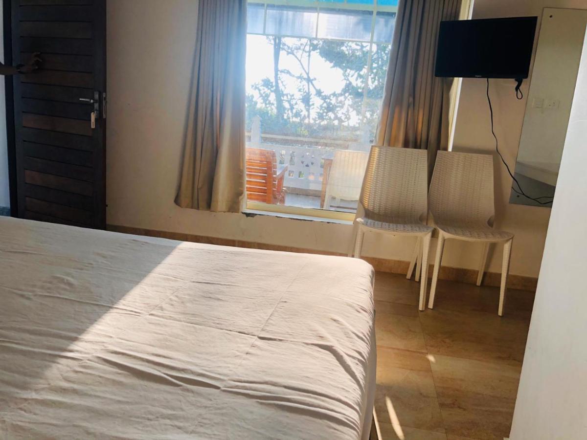 Cherai Natural Beach Hotel Cherai Beach ภายนอก รูปภาพ
